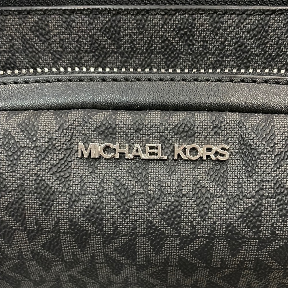 Michael Kors Men’s Belt Bag - Picture 3 of 8